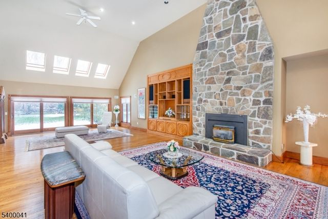 10 Sunny Ln, Green Twp., NJ 07821