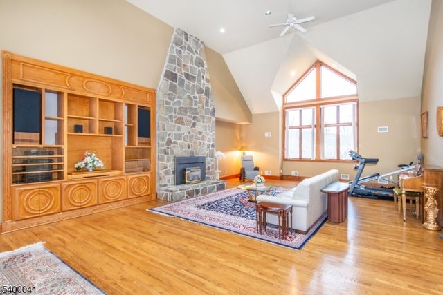 10 Sunny Ln, Green Twp., NJ 07821