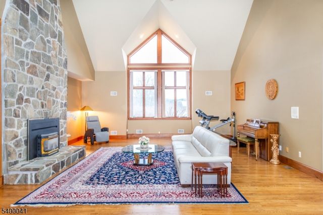 10 Sunny Ln, Green Twp., NJ 07821