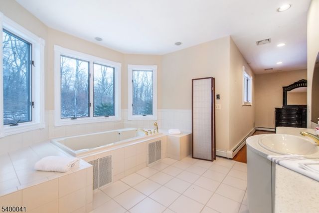 10 Sunny Ln, Green Twp., NJ 07821