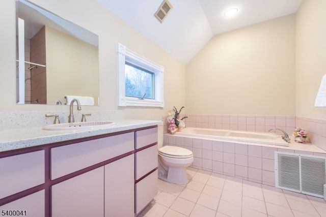 10 Sunny Ln, Green Twp., NJ 07821