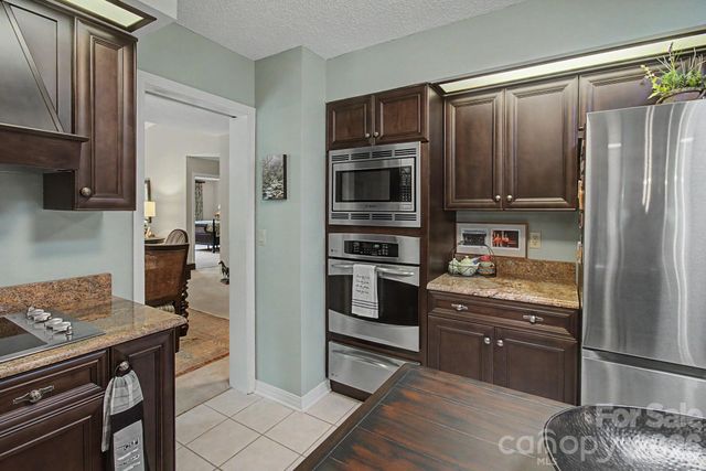 16 Clubside Drive, Asheville, NC 28804