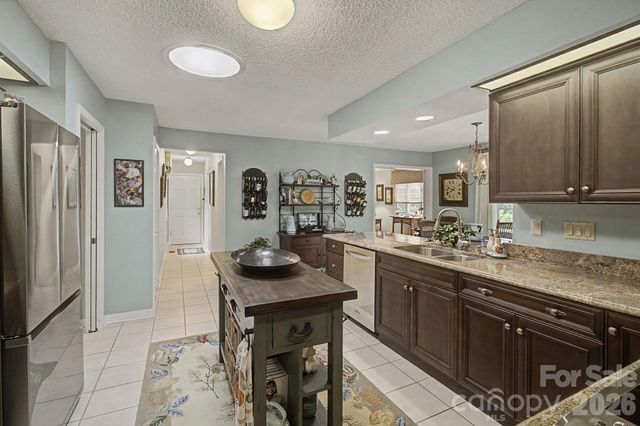16 Clubside Drive, Asheville, NC 28804