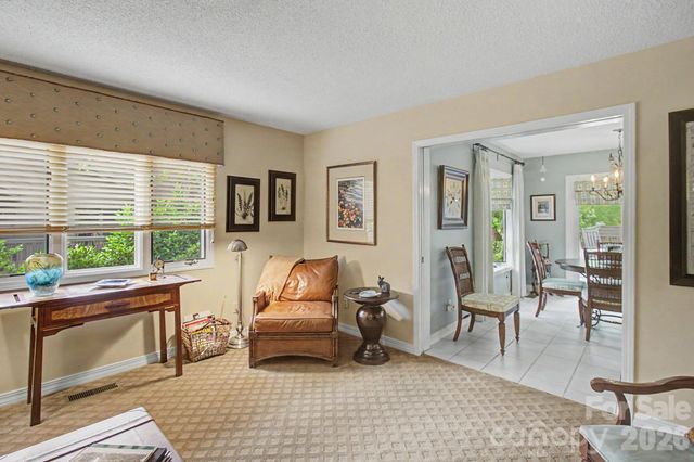 16 Clubside Drive, Asheville, NC 28804