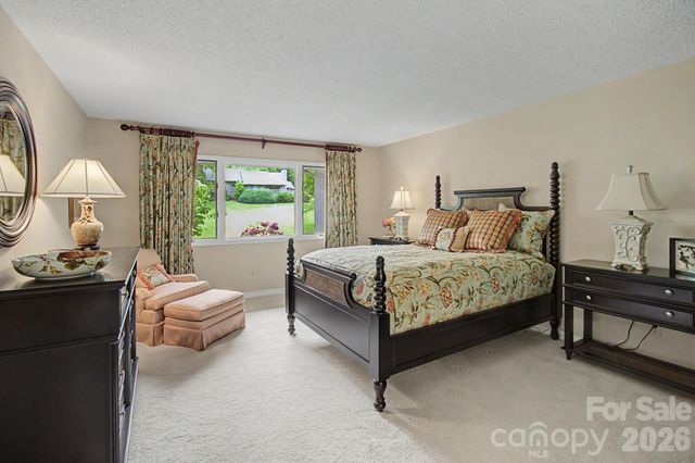 16 Clubside Drive, Asheville, NC 28804