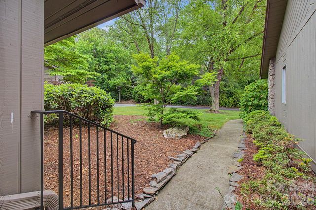 16 Clubside Drive, Asheville, NC 28804