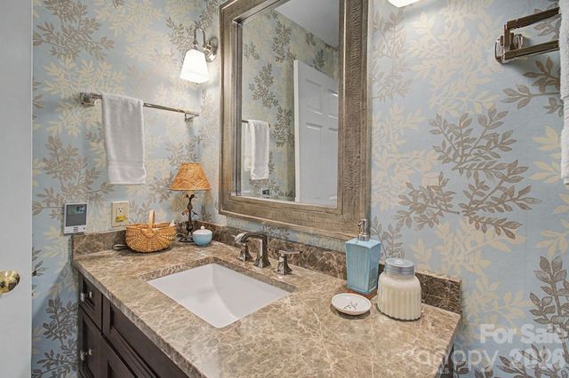 16 Clubside Drive, Asheville, NC 28804