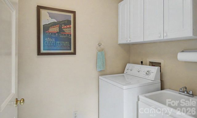 16 Clubside Drive, Asheville, NC 28804