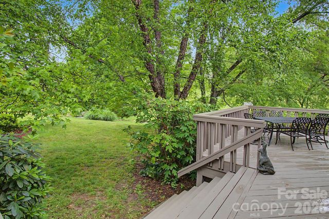 16 Clubside Drive, Asheville, NC 28804
