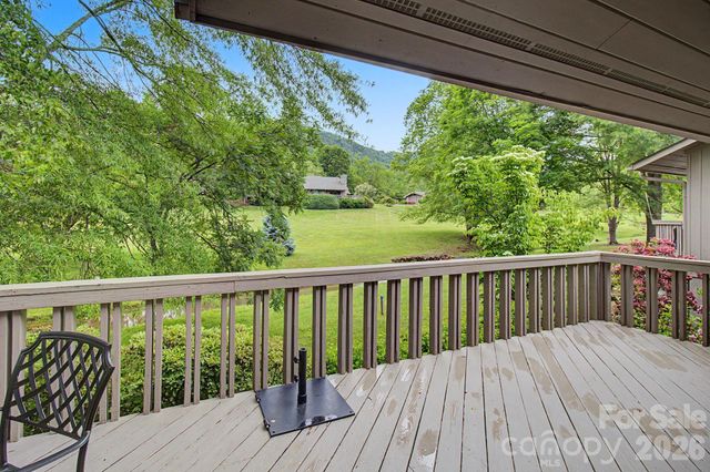 16 Clubside Drive, Asheville, NC 28804