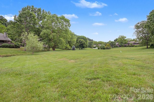 16 Clubside Drive, Asheville, NC 28804