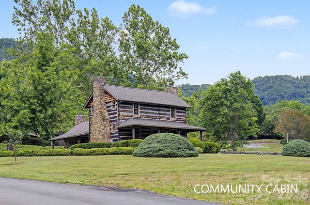 16 Clubside Drive, Asheville, NC 28804