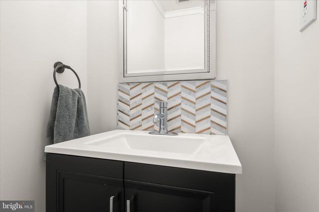 9035 OVERHILL DR, Ellicott City, MD 21042