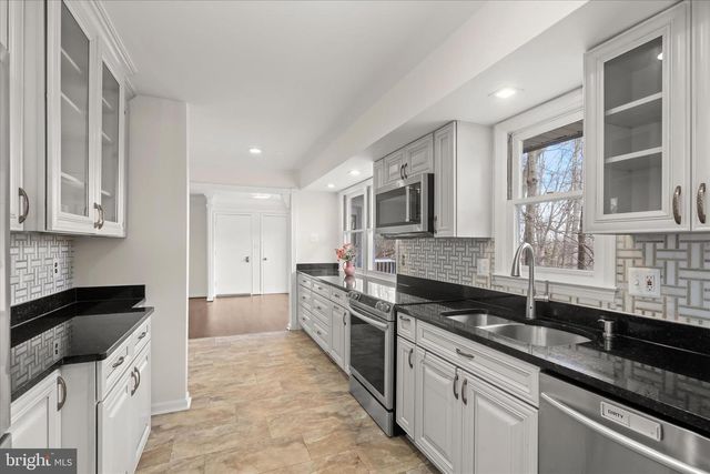 9035 OVERHILL DR, Ellicott City, MD 21042