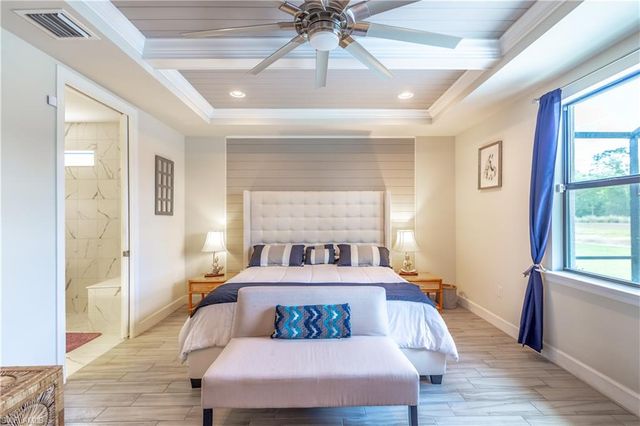 7247 Clamshell LN, Naples, FL 34114