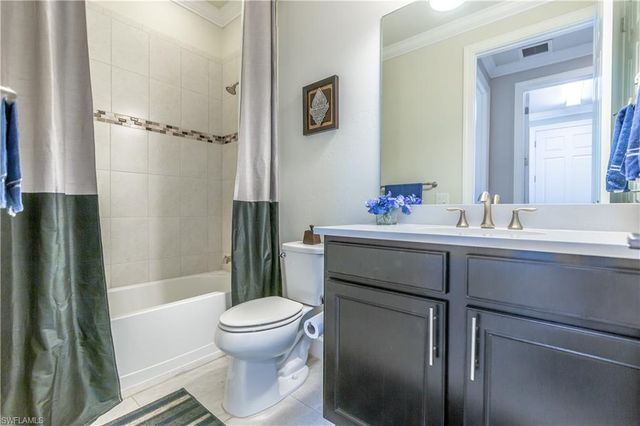 7247 Clamshell LN, Naples, FL 34114