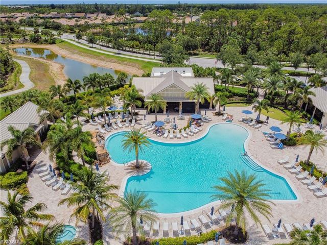 7247 Clamshell LN, Naples, FL 34114