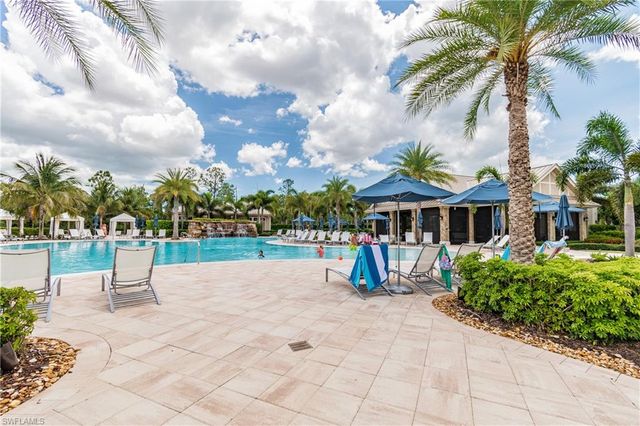 7247 Clamshell LN, Naples, FL 34114