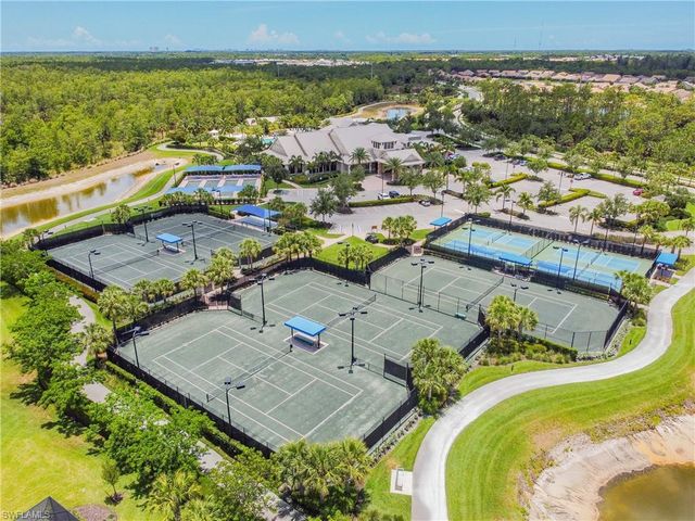 7247 Clamshell LN, Naples, FL 34114