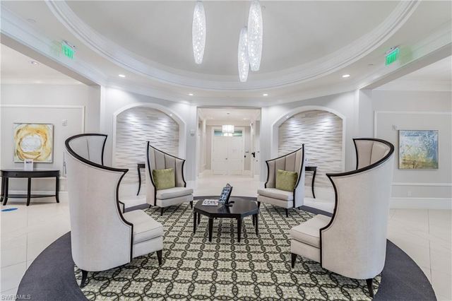 7247 Clamshell LN, Naples, FL 34114