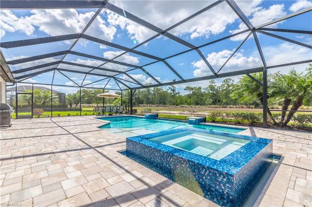 7247 Clamshell LN, Naples, FL 34114
