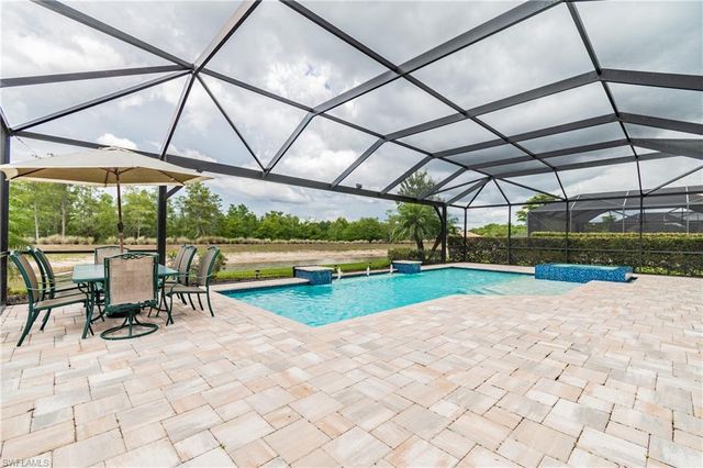 7247 Clamshell LN, Naples, FL 34114