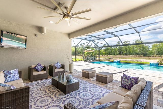 7247 Clamshell LN, Naples, FL 34114