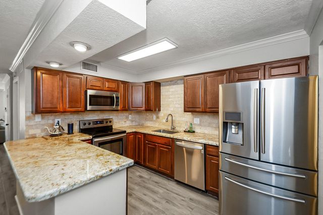 62 Chervil Common, Lake Jackson, TX 77566