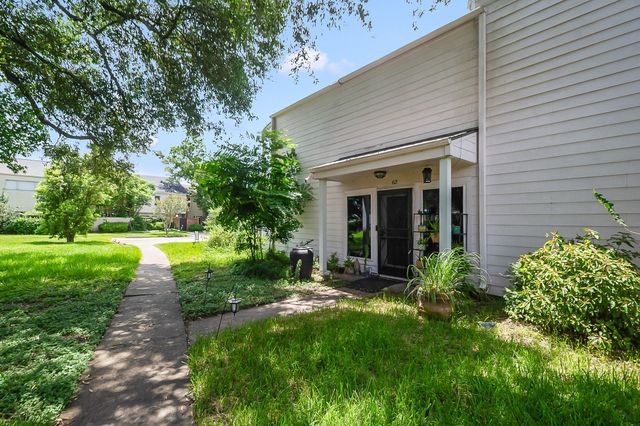 62 Chervil Common, Lake Jackson, TX 77566
