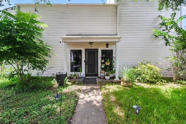 62 Chervil Common, Lake Jackson, TX 77566