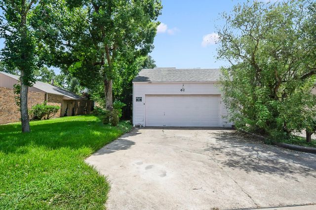 62 Chervil Common, Lake Jackson, TX 77566