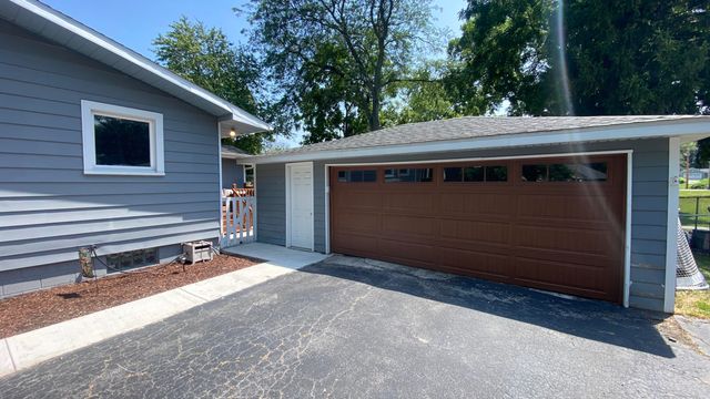 703 W North Street, Crown Point, IN 46307