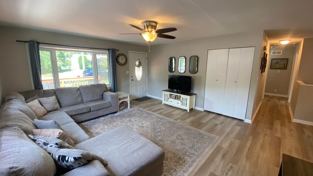 703 W North Street, Crown Point, IN 46307