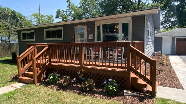 703 W North Street, Crown Point, IN 46307