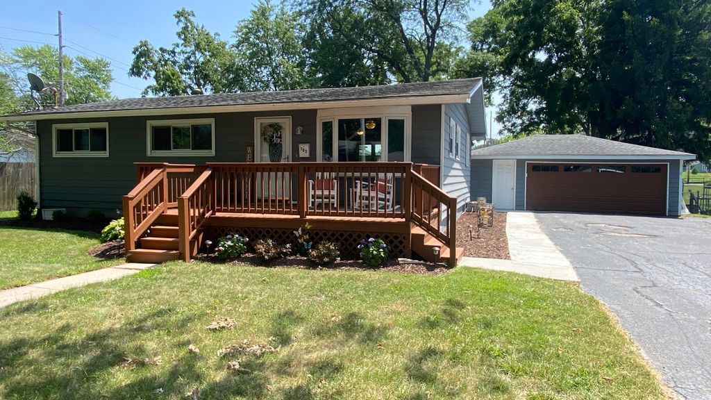 703 W North Street, Crown Point, IN 46307
