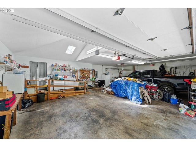 273 N HENRY St, Coquille, OR 97423