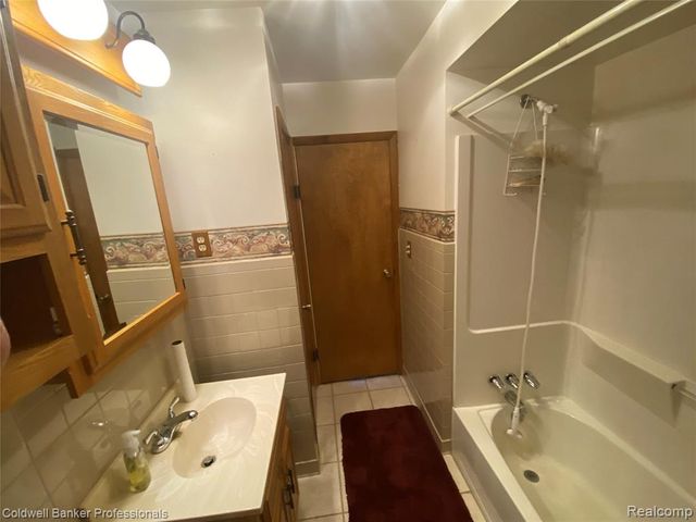 22665 Cloverlawn Street, Taylor, MI 48180