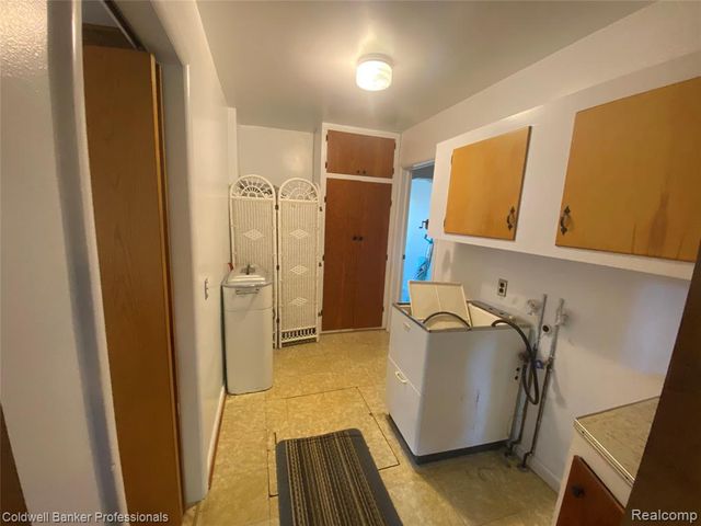 22665 Cloverlawn Street, Taylor, MI 48180