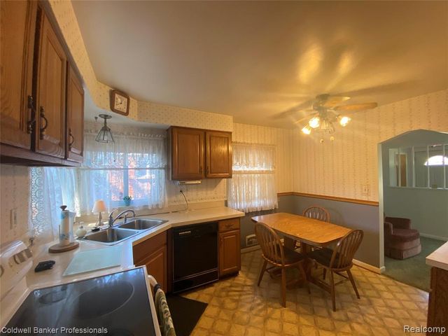 22665 Cloverlawn Street, Taylor, MI 48180