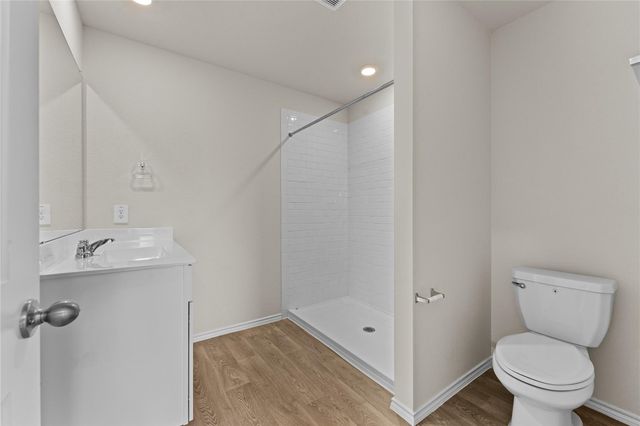 410 WILD GOOSE DR, Luling, TX 78648