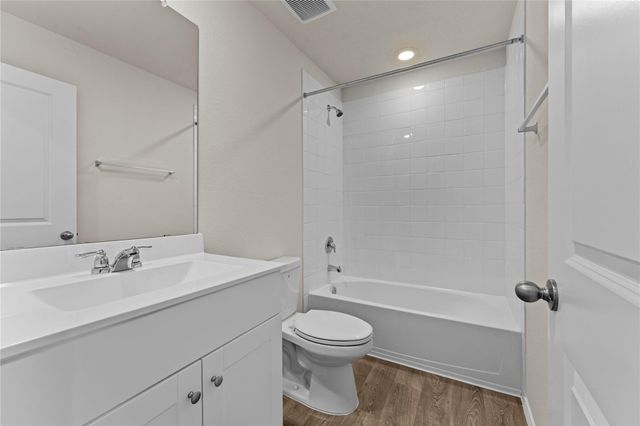 410 WILD GOOSE DR, Luling, TX 78648