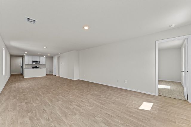 410 WILD GOOSE DR, Luling, TX 78648