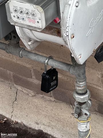 23313 Edsel Ford Court, Saint Clair Shores, MI 48080