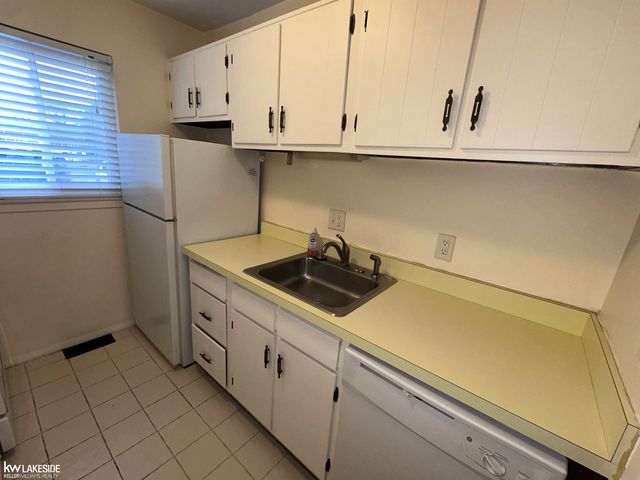 23313 Edsel Ford Court, Saint Clair Shores, MI 48080