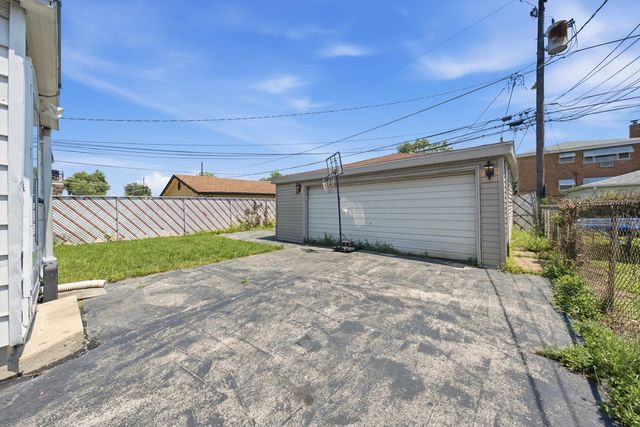 355 LUELLA Avenue, Calumet City, IL 60409