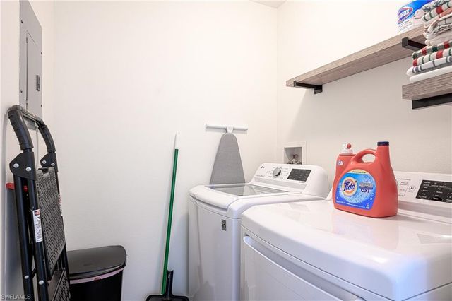 2408 Millcreek LN # 204, Naples, FL 34119