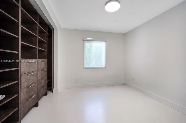711 Sunset Dr, Coral Gables, FL 33143
