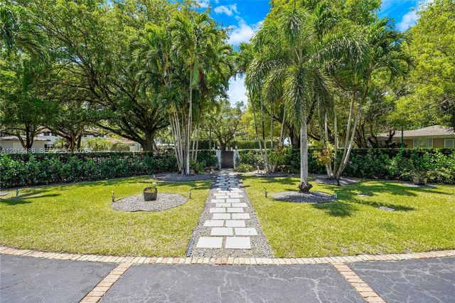 711 Sunset Dr, Coral Gables, FL 33143