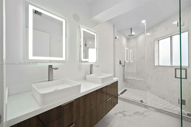 711 Sunset Dr, Coral Gables, FL 33143