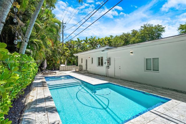711 Sunset Dr, Coral Gables, FL 33143